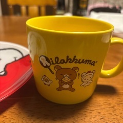 皿、コップのセットの画像