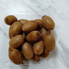 (産地直送)無農薬　もぎたて、果物 キウイフルーツ、フルーツ、グリーンキゥイの画像