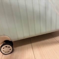 【新品‎›⩊‹】 大きめスーツケース　キャリーケースの画像