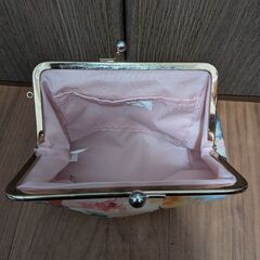 トートバッグ、化粧ポーチの画像