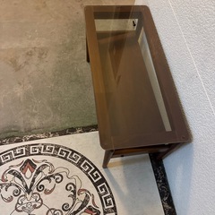 小さいなテーブルの画像