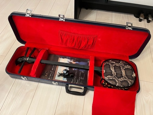 【取引中】沖縄三線 人工革 ハードケース付