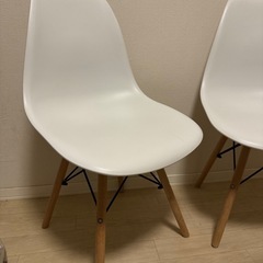 【使用短い】イームズチェア 4脚セット（使用2脚+未使用2脚）　の画像