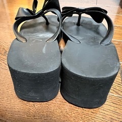 軽量厚底サンダルの画像