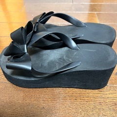 軽量厚底サンダルの画像