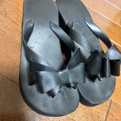 軽量厚底サンダルの画像