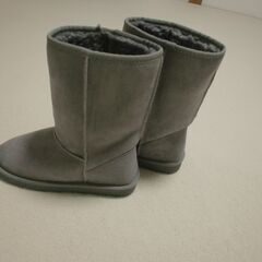 新品未使用 ムートン ブーツ グレーの画像