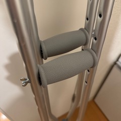 松葉杖　ほぼ未使用の画像