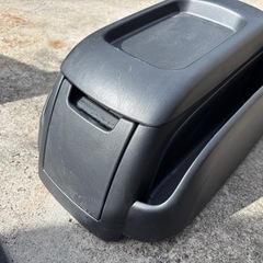 ハイエース 標準 純正センターコンソール 58826-26020の画像