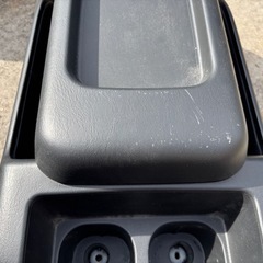 ハイエース 標準 純正センターコンソール 58826-26020の画像