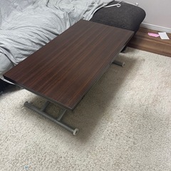 ダイニングテーブル
の画像