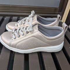 【Pansy】パンジースニーカー　23.0EEE　1回のみ使用美品の画像