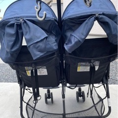 双子用ベビーカーの画像