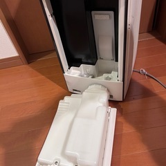 SHARP 加湿空気清浄機　2022年　
の画像