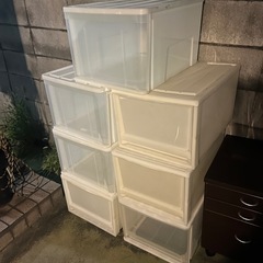 衣装ケース7箱の画像