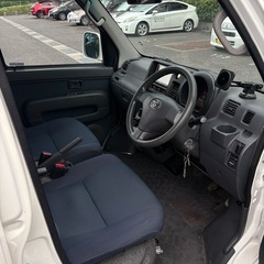 トヨタ　ピルシス　バンの画像