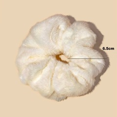 【タイムセール】シュシュ 無印 フワフワ 冬の画像