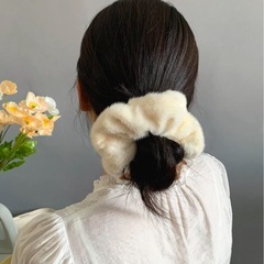 【タイムセール】シュシュ 無印 フワフワ 冬の画像