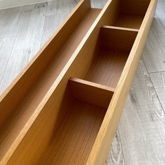 壁に付けられる家具 棚 幅88cmオーク材の画像