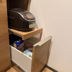 しょっきだな食器棚の画像