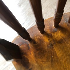 ●グラつきあり。でも雰囲気ある焦げ茶イス●の画像