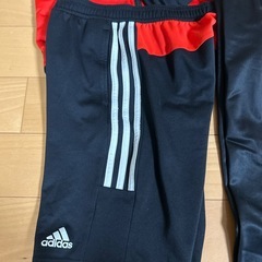 アディダスジャージセットの画像