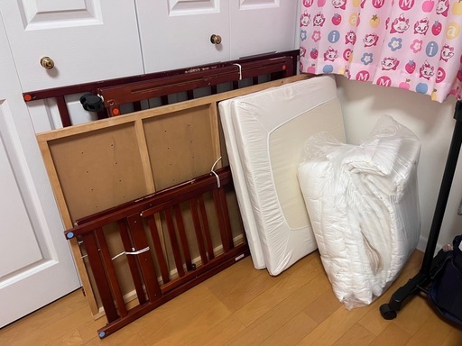 ベビーベッド一式(お布団も)