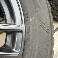 スタッドレスタイヤ　ホイール付きの画像