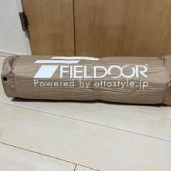 美品 FIELDOOR キャンプマット Sサイズ ベージュ 2個セットの画像