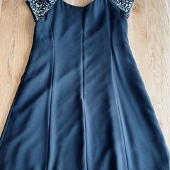 黒 ビジューAラインパーティードレスの画像