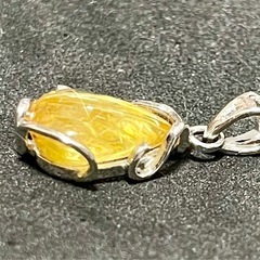 ルチルクォーツ　ペンダントトップ　1.5cm×1.2cmの画像