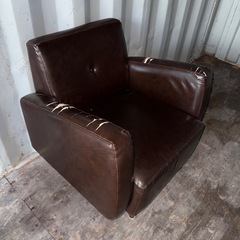 1人掛け革ソファの画像