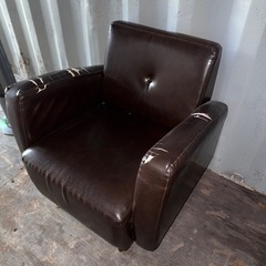1人掛け革ソファの画像