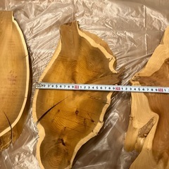 真木　木材3つ　インテリアの画像