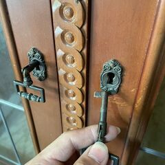 【リユースショップスパークル】西洋アンティーク家具　No.67　食器棚　ルネサンス様式　キャビネット　カップボード　配送設置可能♪の画像