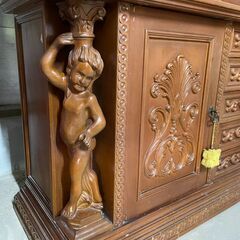 【リユースショップスパークル】西洋アンティーク家具　No.67　食器棚　ルネサンス様式　キャビネット　カップボード　配送設置可能♪の画像