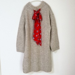 新品【Lily Brown】花柄スカーフ付きニットワンピース ベージュ Fサイズの画像