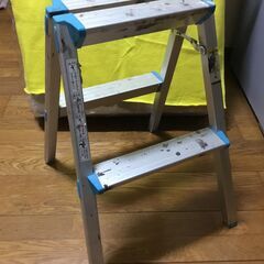 脚立2段の画像