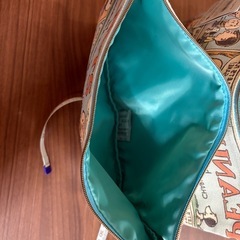 新品未使用　PEANUTS スヌーピー　ポーチ　大きめ　の画像