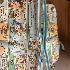 新品未使用　PEANUTS スヌーピー　ポーチ　大きめ　の画像