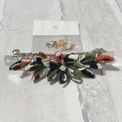 つまみ細工 バレッタ L em-137 (Green）ヘアピン 和風 花柄の画像