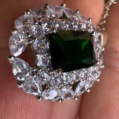 ネックレスの画像