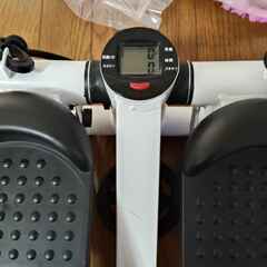 電動ステッパー　筋トレ器具の画像