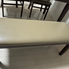 ダイニングセット！！テーブル・椅子✖️2・ベンチの4点セットですの画像