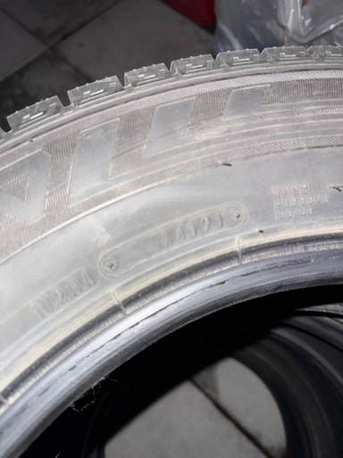 ダンロップタイヤ　バリ目　　4本セット 　