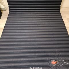 セミダブルサイズエアマット Quechua AIR PUMP 140﻿の画像