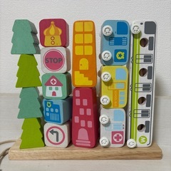 木製　知育　積み木　糸通し　の画像
