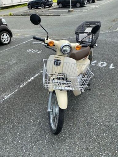 値下げしました。ホンダ スーパーカブ50 2BH-AA09 ノーマル かご付き走行少なめ。
