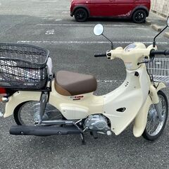 ホンダ スーパーカブ50 2BH-AA09 ノーマル かご付き走行少なめ。の画像