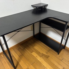 L字デスクの画像